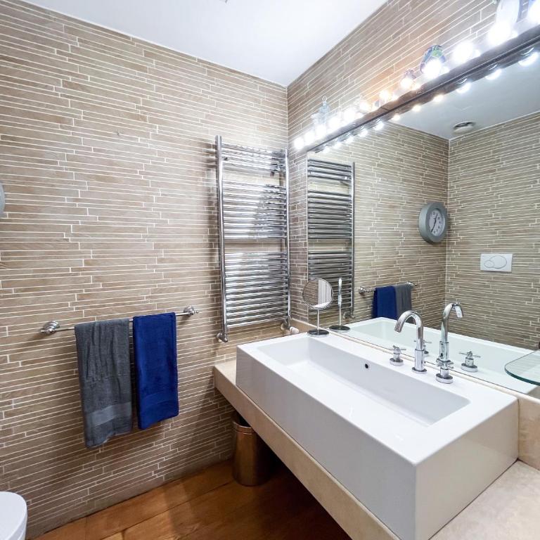 Le Residenze di Giulia - Camera King con Vasca Idromassaggio - 11