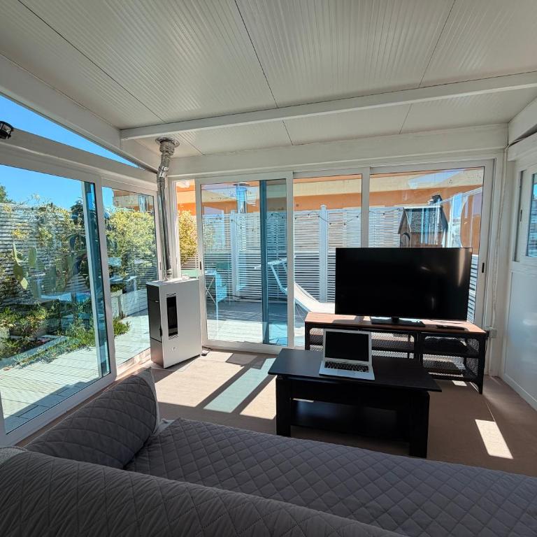 ROOFTOP-MarinaCentro-Unique-Beach-Fun-Smart-LoveApt-Train-Park - Apartment mit 1 Schlafzimmer - 1