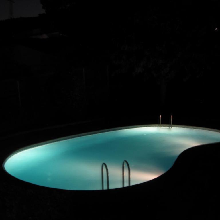 Chalet con jardín grande y piscina privada - Casa de 3 dormitorios - 18