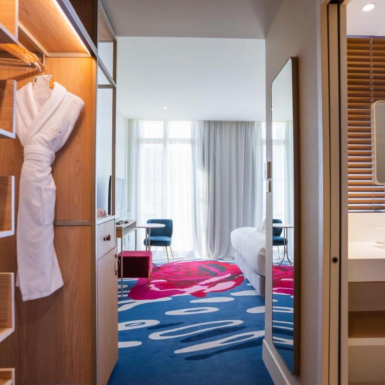 Eden Rose Grand Hotel BW Premier Collection - Chambre Lit King-Size de Luxe avec Canapé-Lit - Vue sur Mer - 1