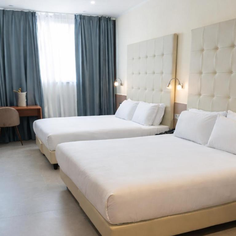 Lh HOTELS - Chambre Quadruple - 1