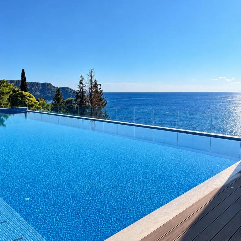 Exclusive Luxury Villa in Prestigious Coastal Enclave - Villa with Sea View - 15