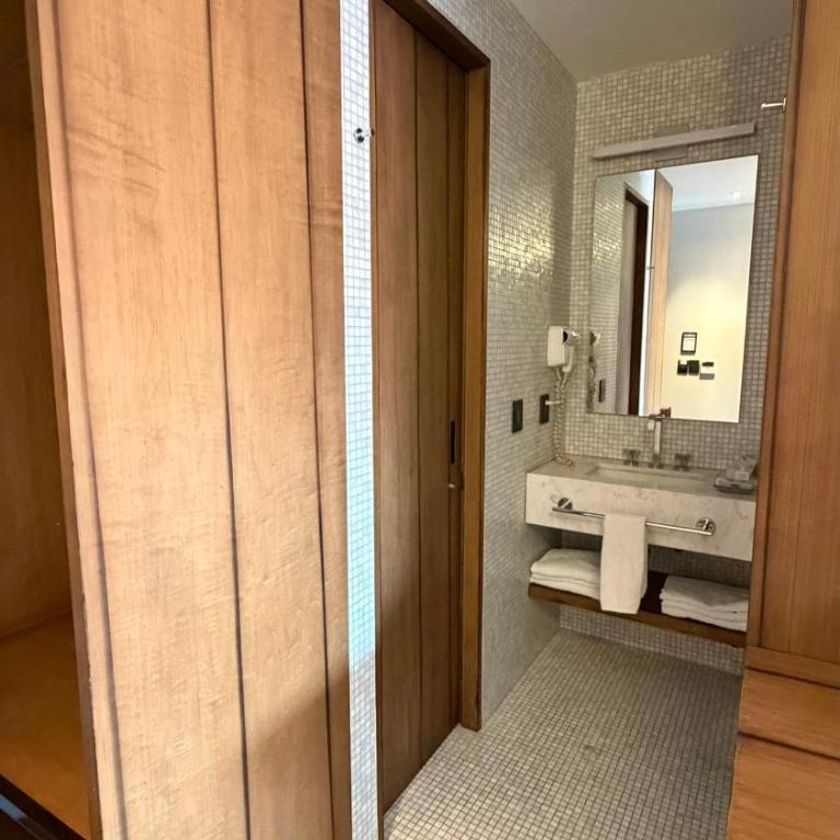 Ikonik Hotel Puebla - Deluxe Doppelzimmer mit Balkon - 9