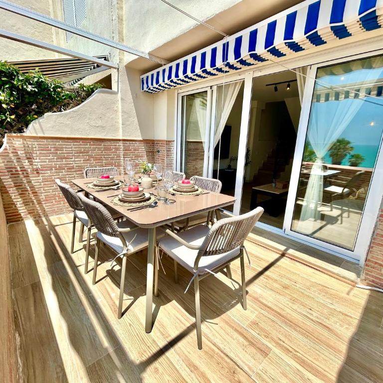 GATU Villa Salitre casa junto a la playa, parking gratis y vistas al Mar- Mayores de 22 años y familias - Apartamento con 3 dormitorios - Frente al océano - 39