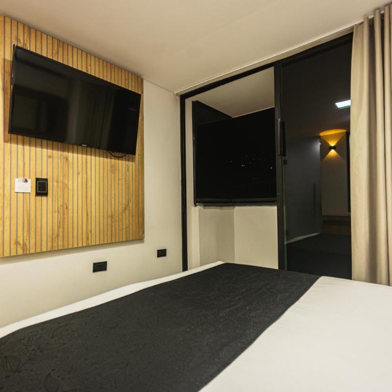 HOTEL MONTANA - Double Room with Balcony - 6