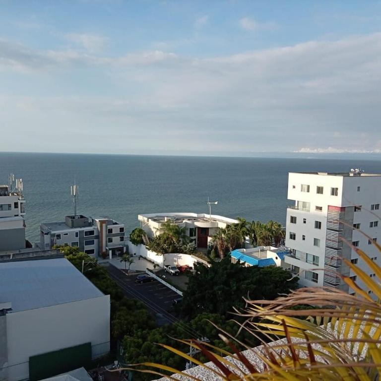 Sky Suite by Zaviera Stays Stays Luxury, Pool, Beach - One-Bedroom Apartment - 2