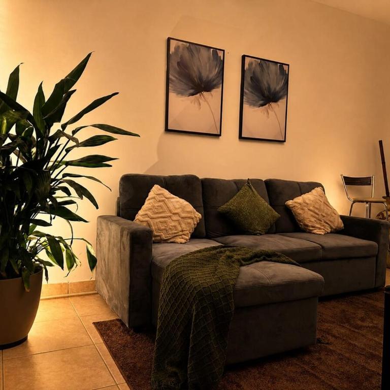 Sky Suite by Zaviera Stays Stays Luxury, Pool, Beach - One-Bedroom Apartment - 6
