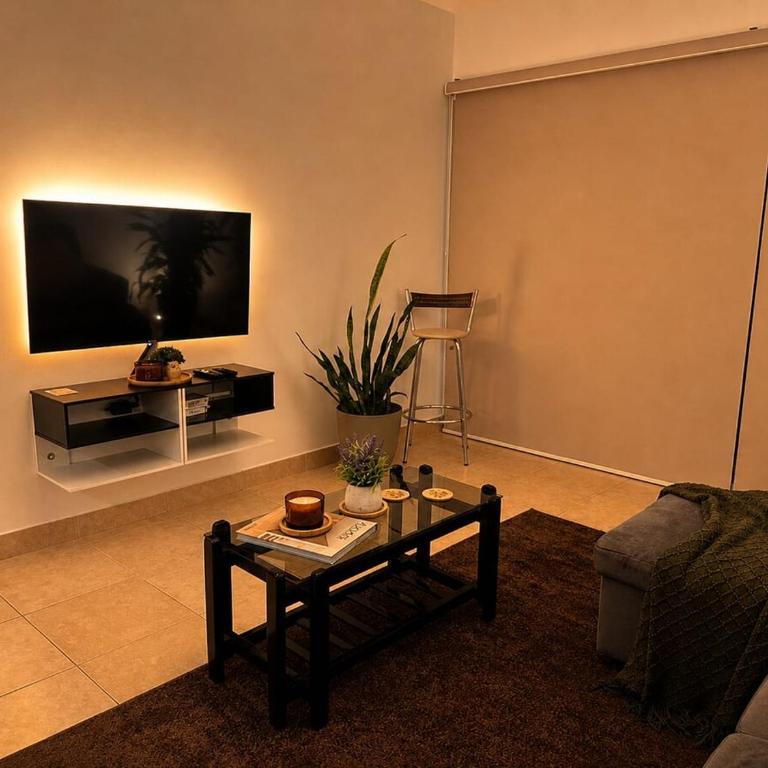 Sky Suite by Zaviera Stays Stays Luxury, Pool, Beach - One-Bedroom Apartment - 17