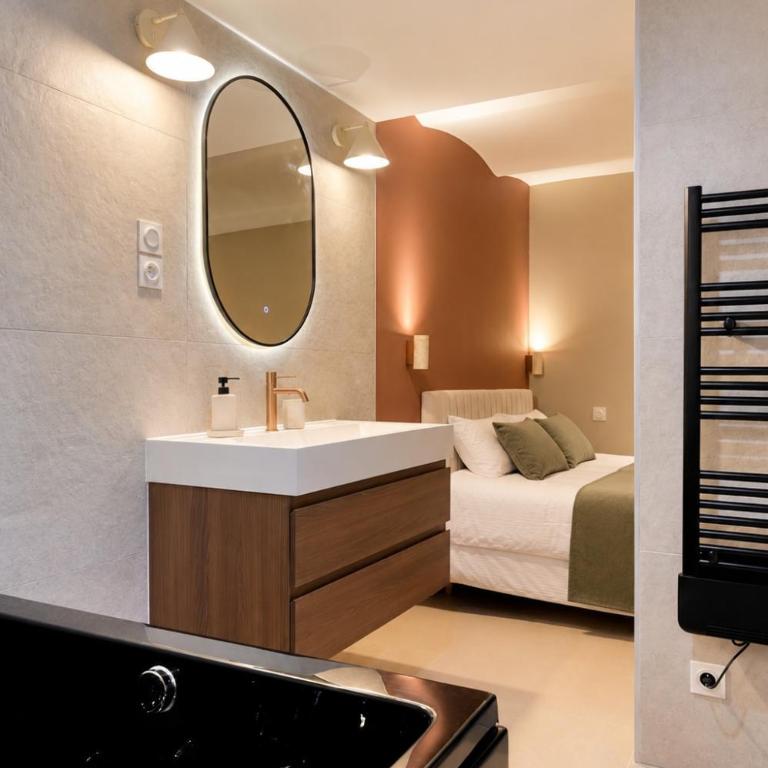 Jacuzzi & charme unique des traboules - Appartement 1 Chambre - 4