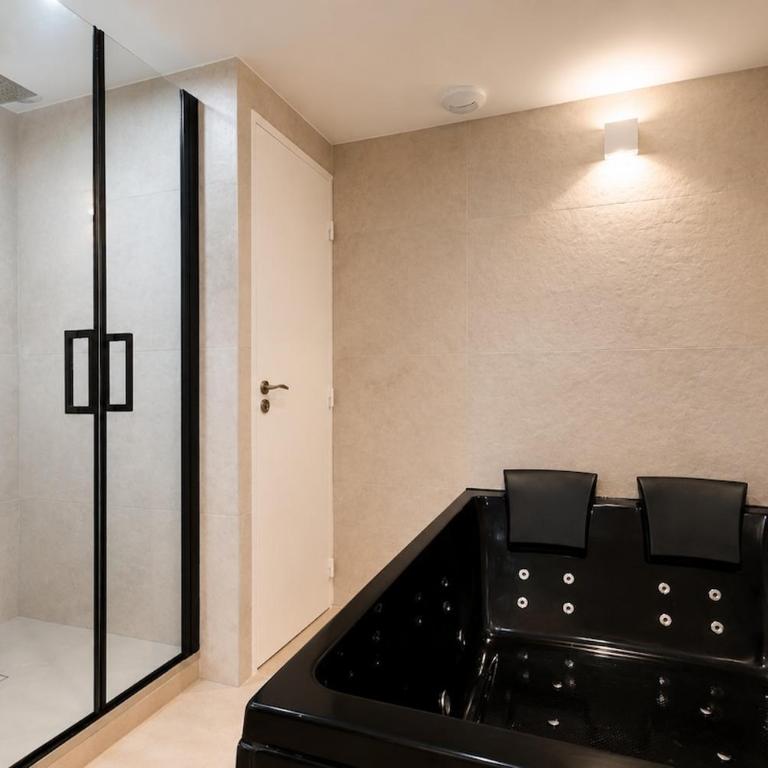 Jacuzzi & charme unique des traboules - Appartement 1 Chambre - 5