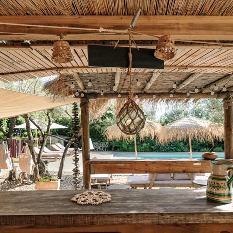 Bastide Uzes à pied avec Piscine Maison Les Ailes - Villa - 43