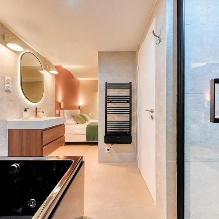 Jacuzzi & charme unique des traboules - Appartement 1 Chambre - 14