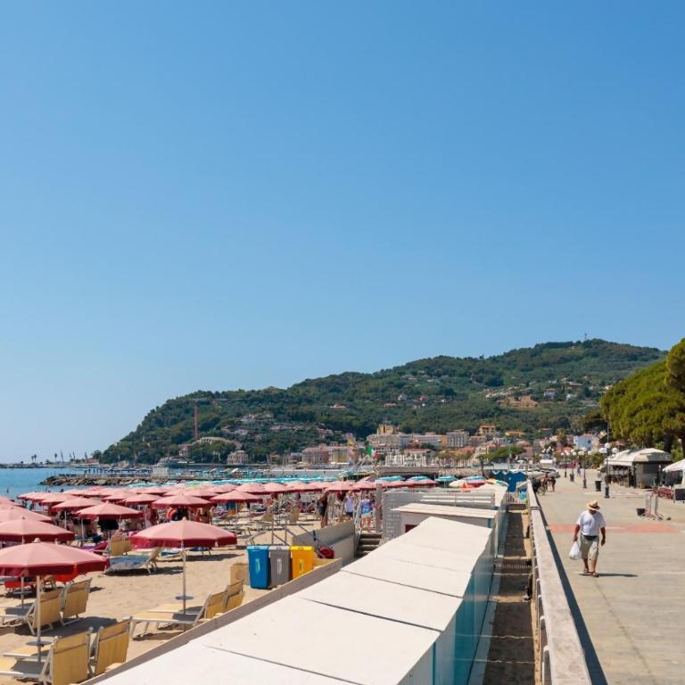 Indaco sul mare fronte mare/ spiaggia passeggiata - Appartamento con Vista Mare - 5