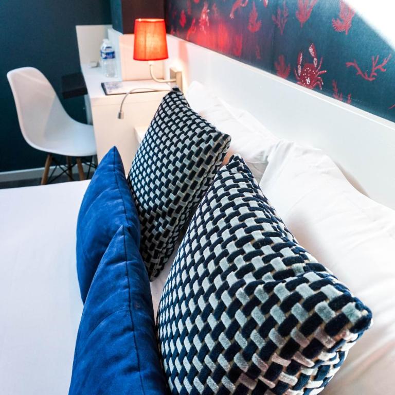 Villa Pruly Hotel Cannes Centre - Mansarded Superior Room - 1