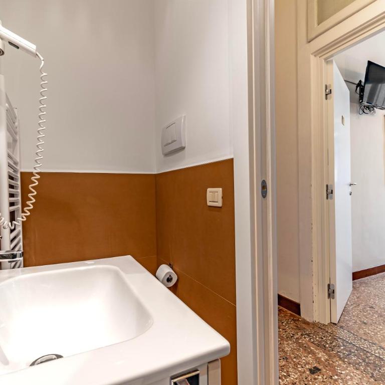 Residenza Centopietre - Dorsoduro by Wonderful Italy - Double Room with Private External Bathroom - 11