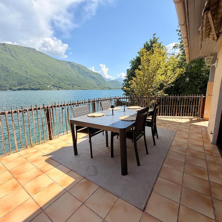 La cabane les pieds dans l'eau, accès direct au lac d'Annecy - Studio - 18