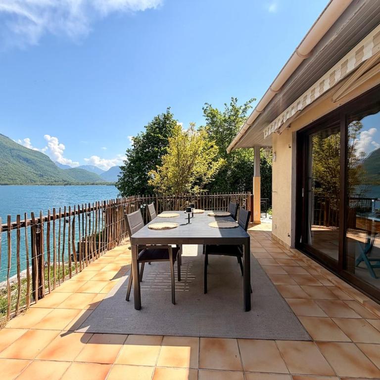 La cabane les pieds dans l'eau, accès direct au lac d'Annecy - Studio - 22