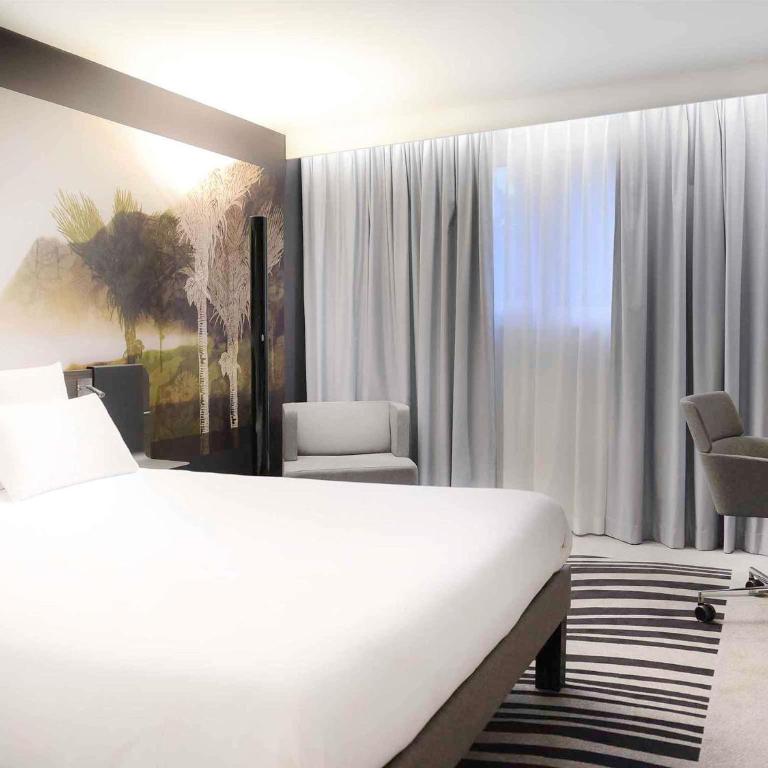 Novotel Caen Côte de Nacre - Chambre Lit Queen-Size Exécutive avec Canapé-Lit Simple - 1