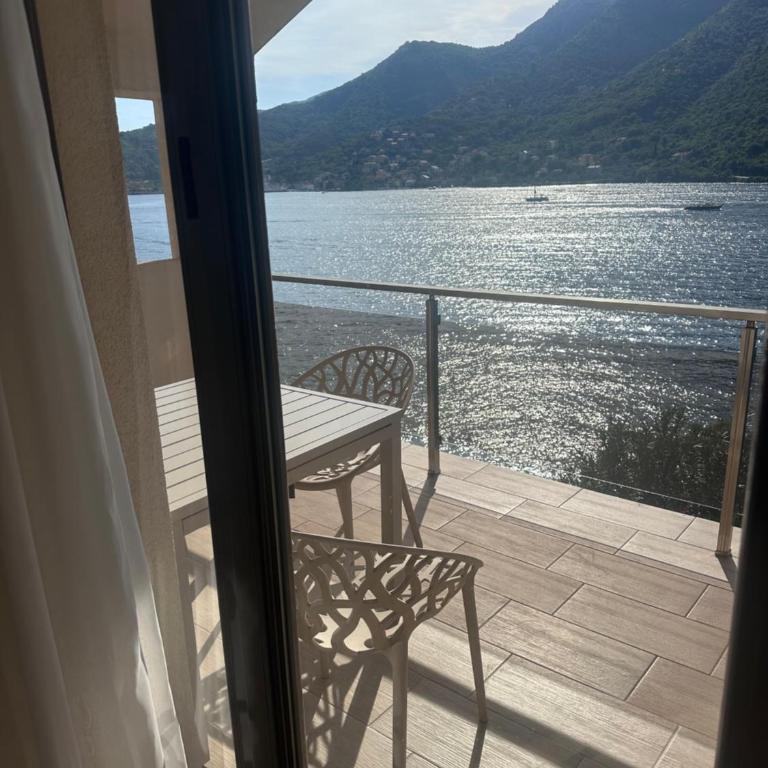 Apartments MaXhit - Apartman sa 1 Spavaćom Sobom, Balkonom i Pogledom na More (3 Odrasle Osobe) - 1