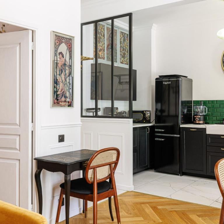 Peaceful 1 Bdr & Large Sunny Terrace - Bail Mobilité - Appartement 1 Chambre avec Terrasse - 35