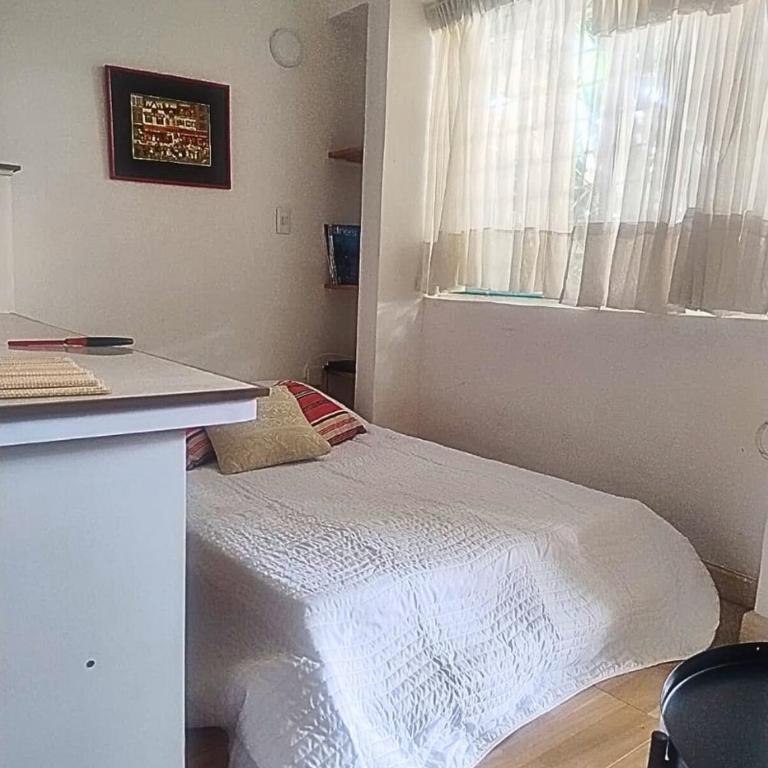 Loft 02 El Lido Cali Quiet Residential Area - One-Bedroom Apartment - 11