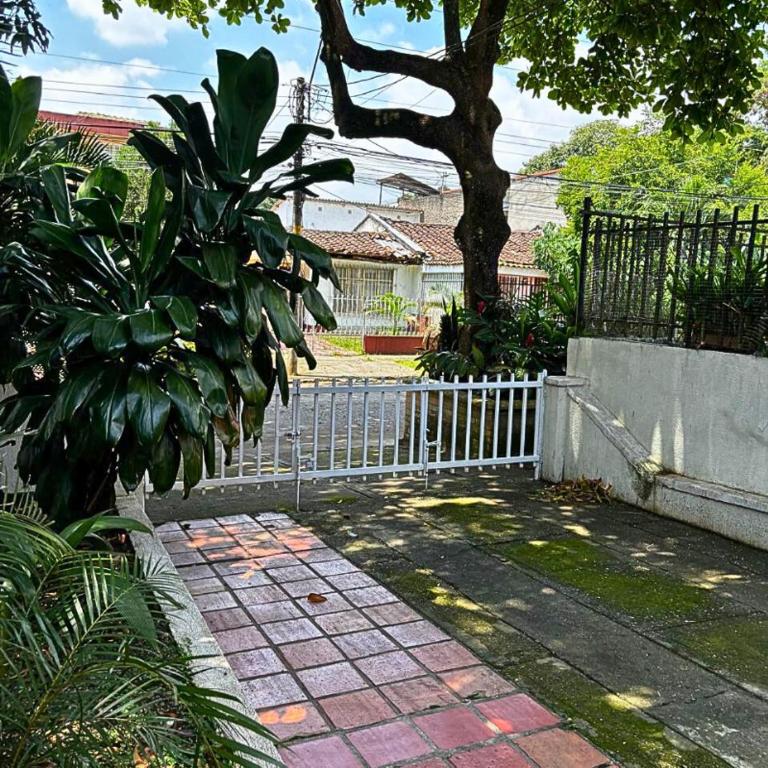 Loft 02 El Lido Cali Quiet Residential Area - One-Bedroom Apartment - 20