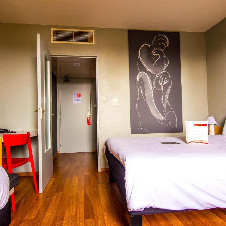 ibis Colmar Est - Hotel Restaurant en Alsace - Chambre Standard avec Lit Double et Lits Jumeaux - 4