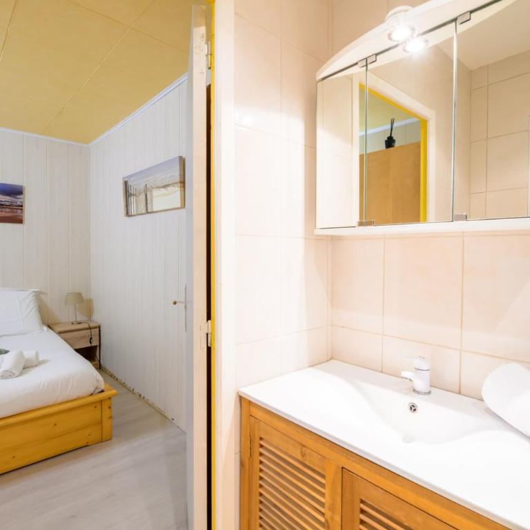 Charmante maison terrasse et jardinet proche Océan - Maison de Vacances - 9