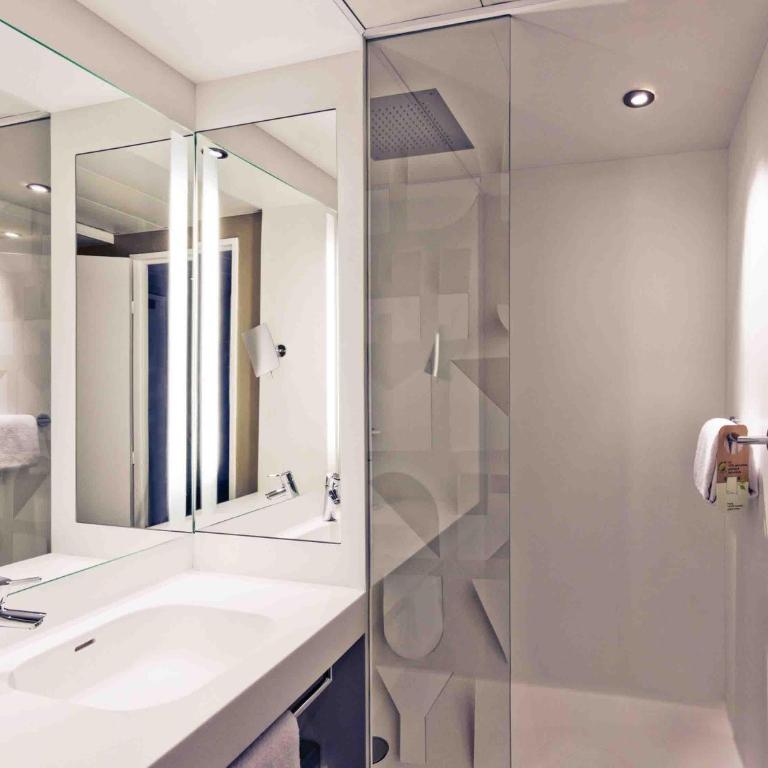 Mercure Rennes Centre Parlement - Chambre Double Deluxe avec Canapé-Lit - Côté Jardin - 1