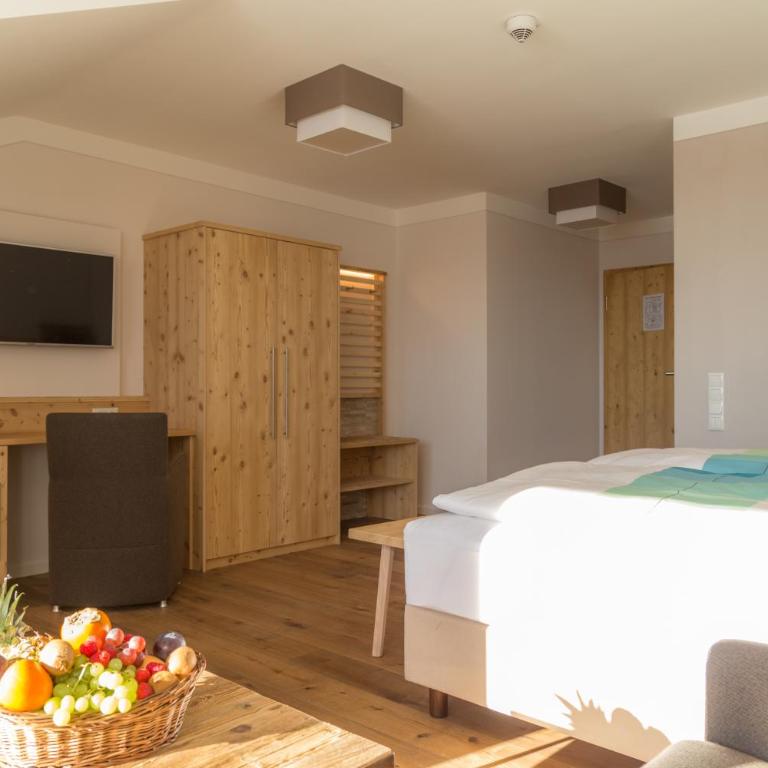 Hotel Christine - Doppelzimmer mit Balkon - 12