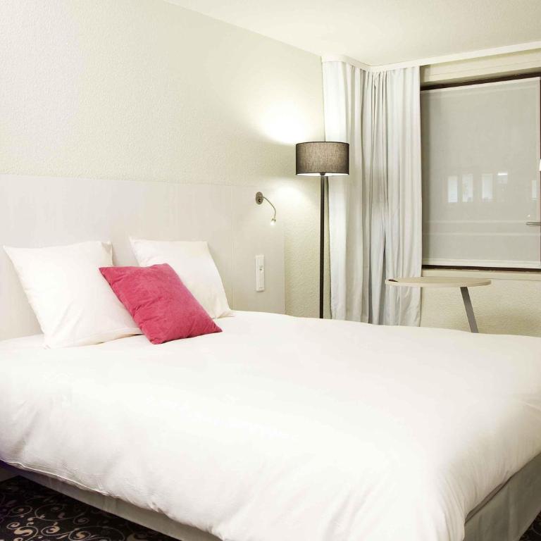 ibis Styles Lille Centre Gare Beffroi - Chambre Standard avec 1 Lit Double et 1 Canapé-Lit Simple - 2
