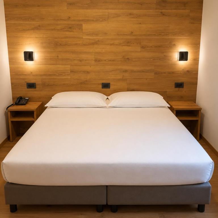 Hotel Italo - Petite Chambre Double ou Lits Jumeaux - 2