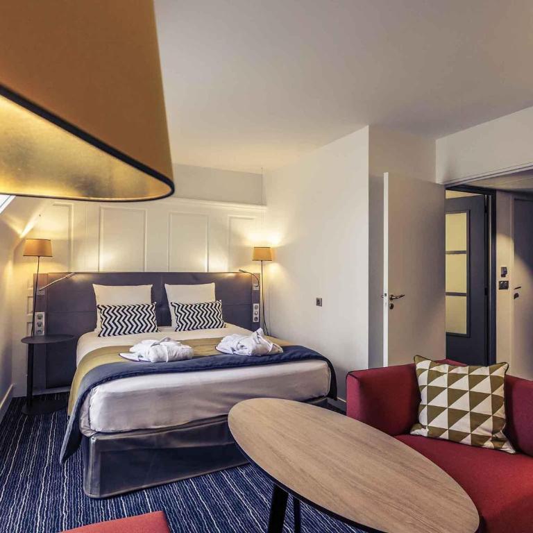 Hotel De Bourbon Grand Hotel Mercure Bourges - Chambre Privilège avec Lit Double et Canapé-Lit - 1