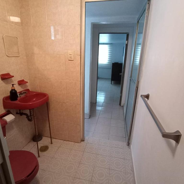 CASA VISTA Aeropuerto -HABITACION DOBLE AVA - Habitación Doble con baño compartido - 2 camas - 13