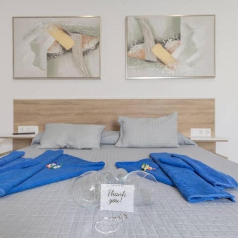 Travies@C.M - Doppelzimmer mit Whirlpool-Badewanne - 1