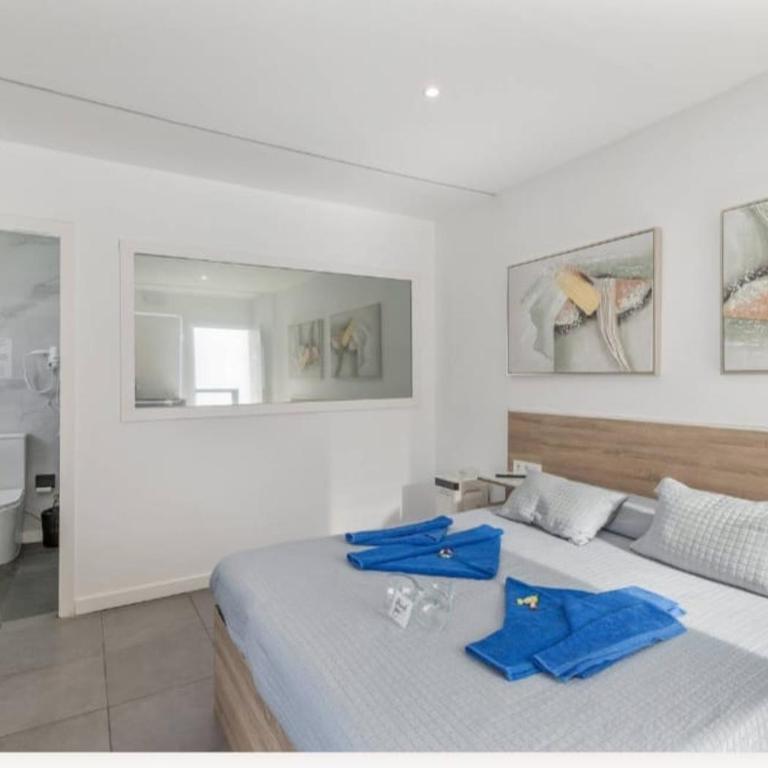 Travies@C.M - Doppelzimmer mit Whirlpool-Badewanne - 3