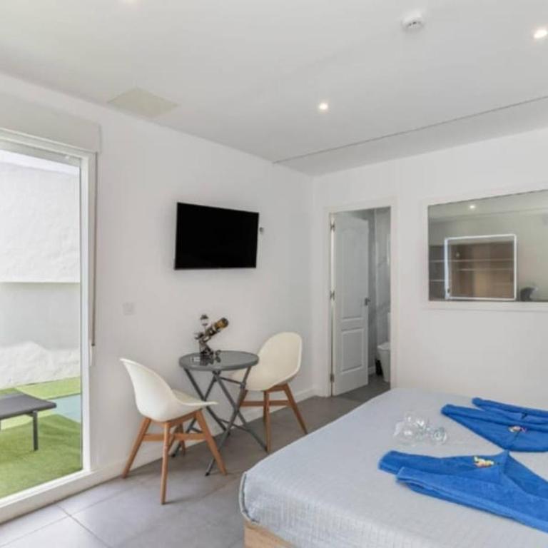 Travies@C.M - Doppelzimmer mit Whirlpool-Badewanne - 10