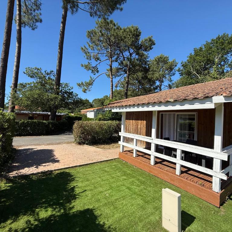 Chalet Boisé, climatisé - Piscine Village Khélus - Chalet 1 Chambre - 1