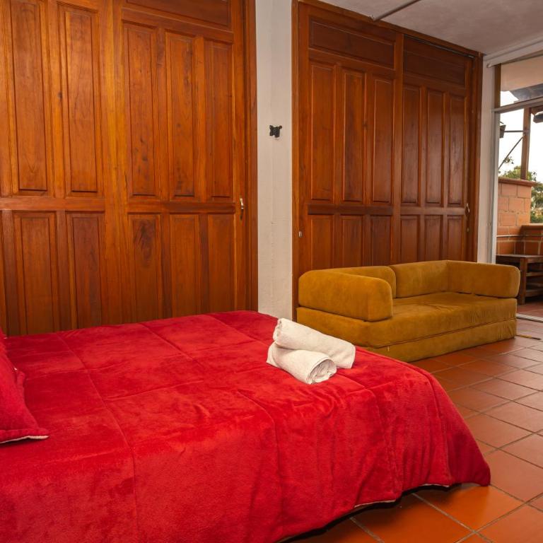 Hotel Alto lindo - Quadruple Room with Balcony - 11