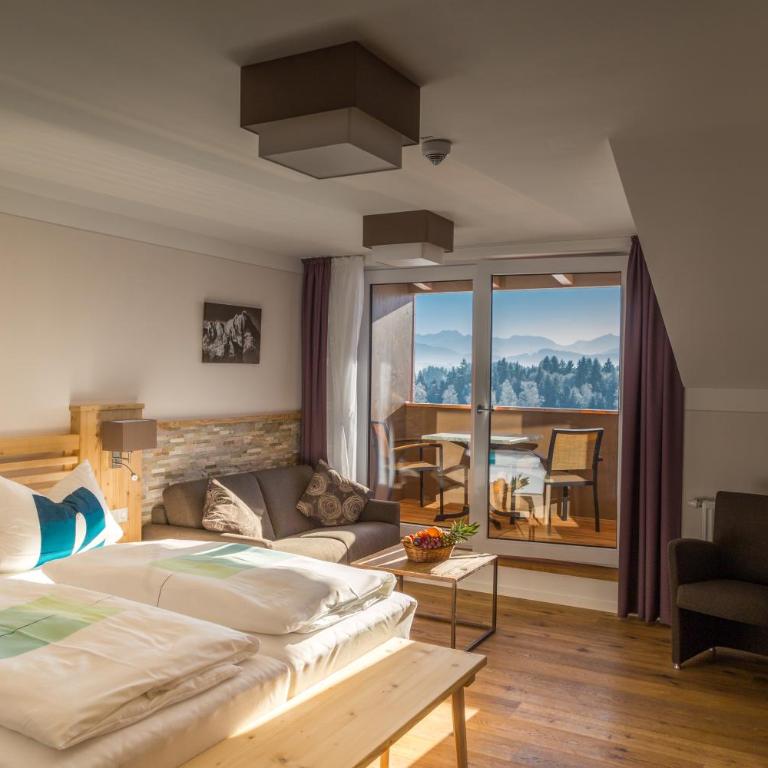 Hotel Christine - Doppelzimmer mit Balkon - 1