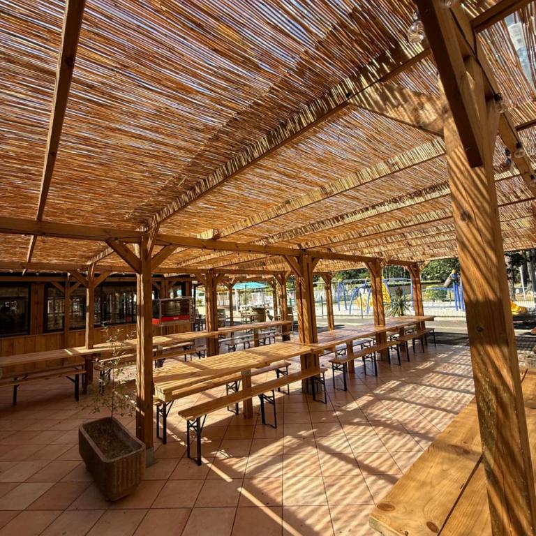 Chalet Boisé, climatisé - Piscine Village Khélus - Chalet 1 Chambre - 13