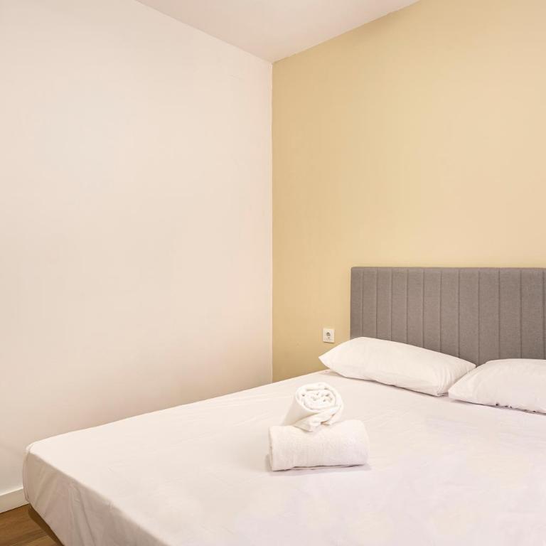 Plaza del Ayuntamiento Suites - One-Bedroom Standard Apartment - 1