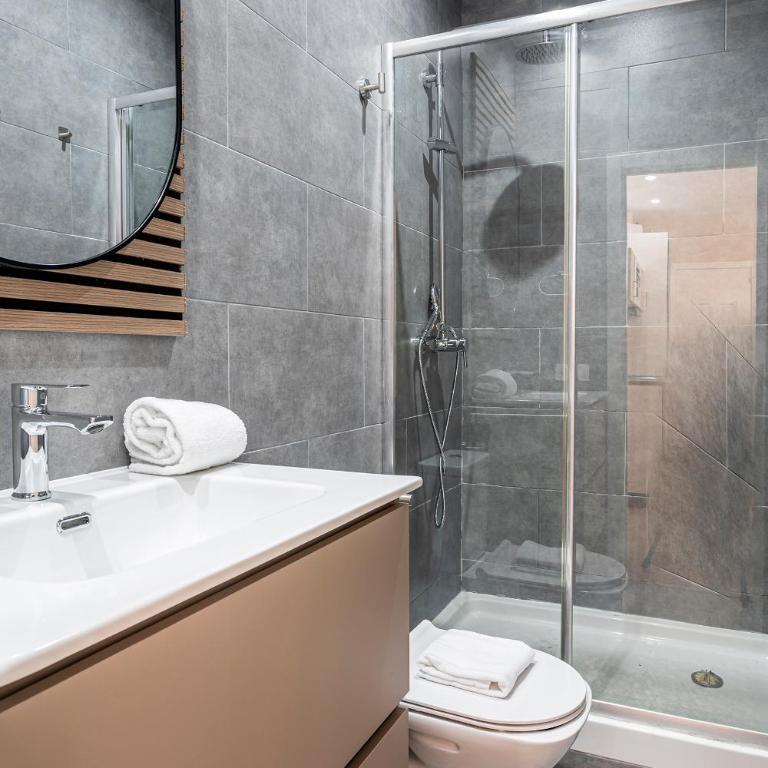 Plaza del Ayuntamiento Suites - One-Bedroom Standard Apartment - 6
