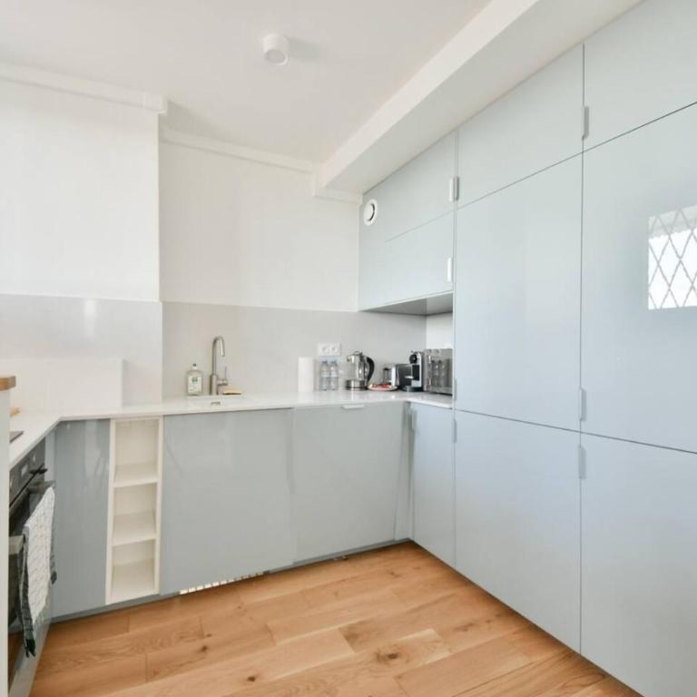 Eiffel Tower View 1BR Newly Renovated and Elegant - Apartment - 5