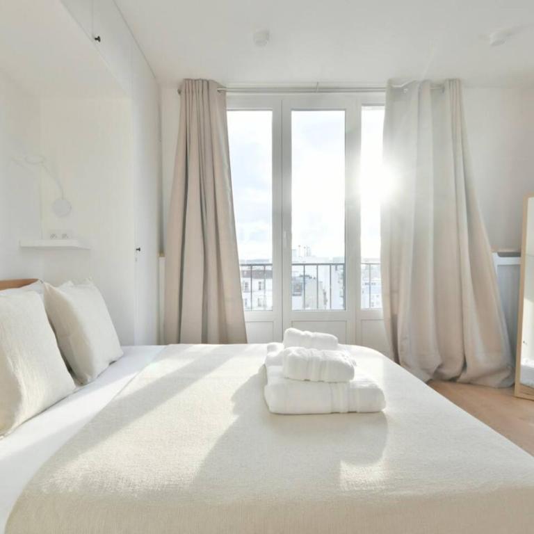 Eiffel Tower View 1BR Newly Renovated and Elegant - Apartment - 7