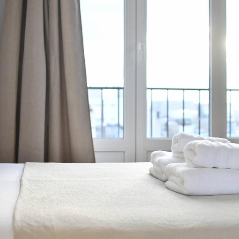 Eiffel Tower View 1BR Newly Renovated and Elegant - Apartment - 8