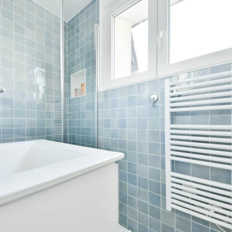 Eiffel Tower View 1BR Newly Renovated and Elegant - Apartment - 12