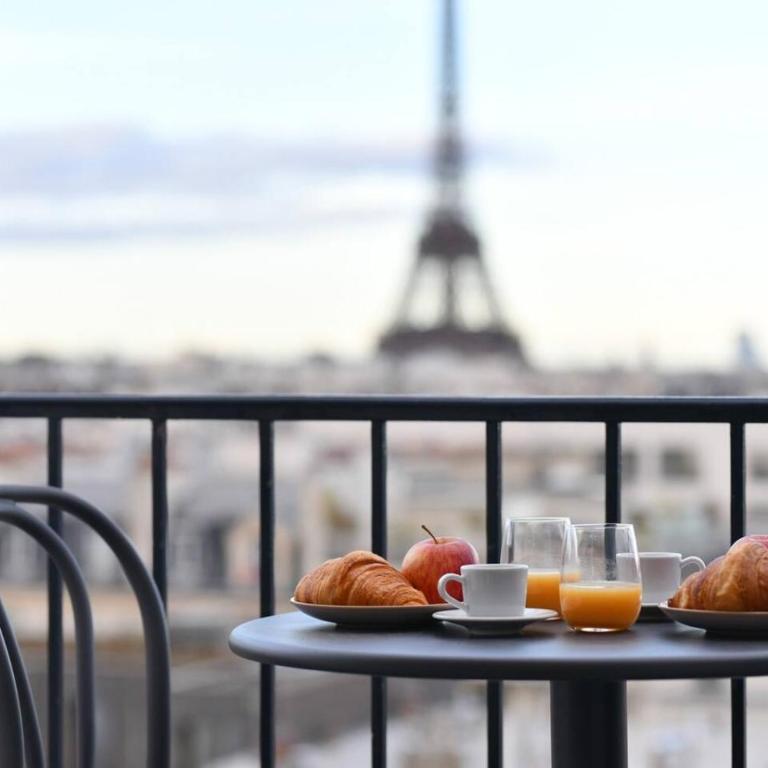 Eiffel Tower View 1BR Newly Renovated and Elegant - Apartment - 17