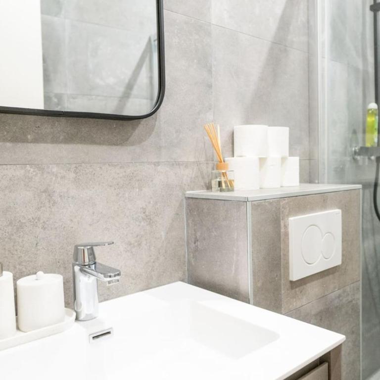 Eiffel Tower and Arc de Triomphe Elegant 1BR - Appartamento - 10