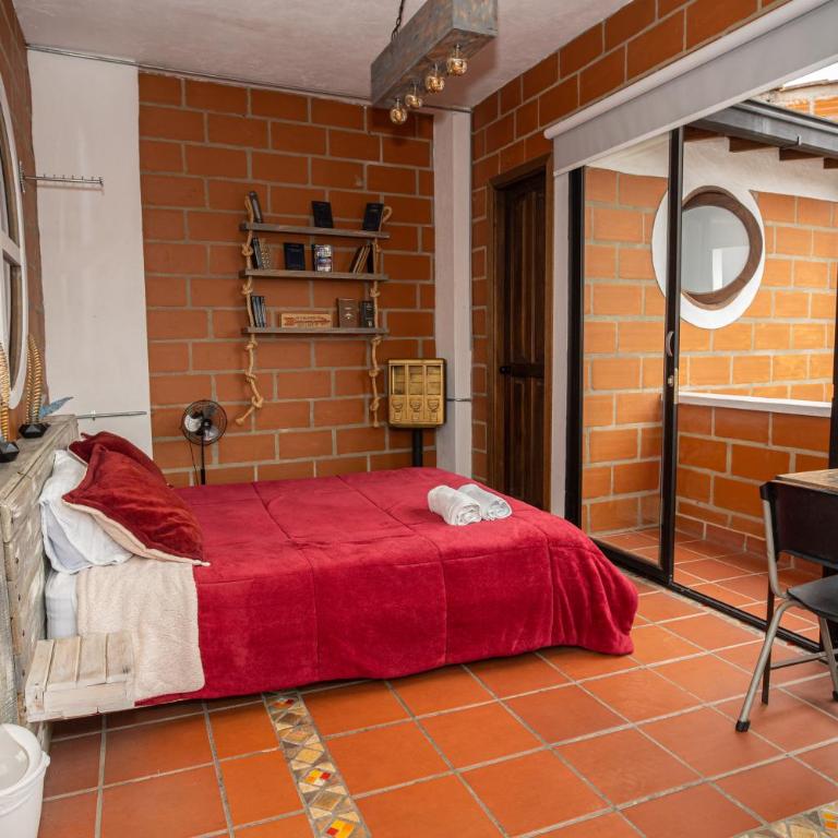 Hotel Alto lindo - Suite with Balcony - 5
